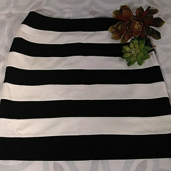 White House Black Market Dresses & Skirts - White House Black Market  Skirt